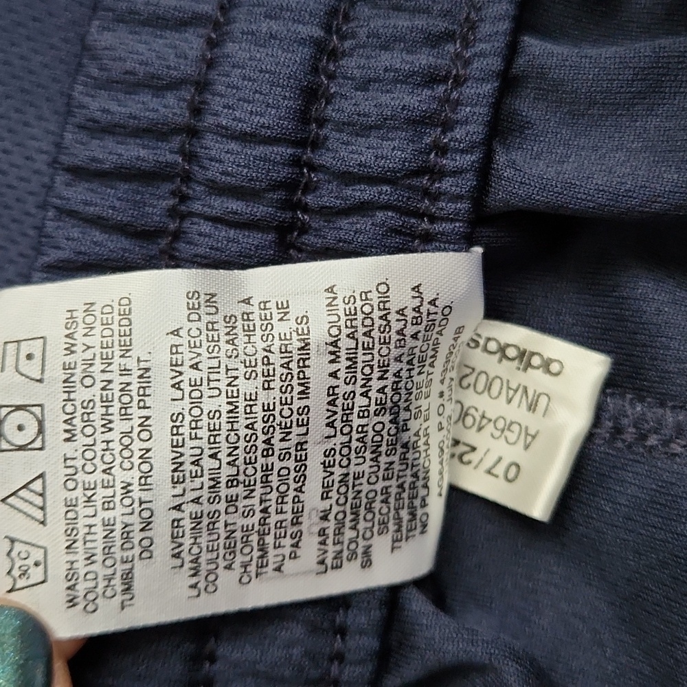 Adidas regular fit coupe standard shorts, size small (8) - Picture 14 of 16